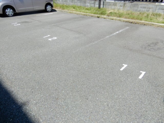リバティーヒルズの駐車場