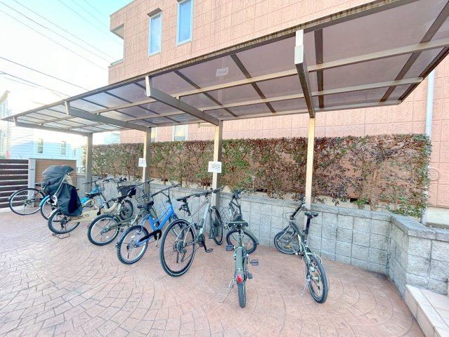 フォレストガーデン鷺宮Ⅱのその他共用部分|★屋根付きの駐輪場です★