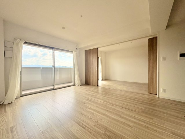 アルファスマート草津新浜町の居間・リビング|LDK