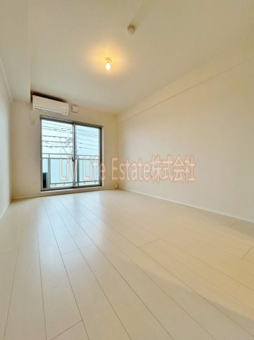 コロネット小金井緑(コロネツトコガネイミドリ)の居間・リビング