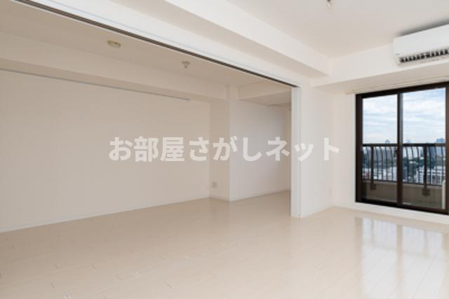 センテニアルタワー【高級賃貸・ブランドマンション】の居間・リビング|※写真は同タイプ住戸です。
