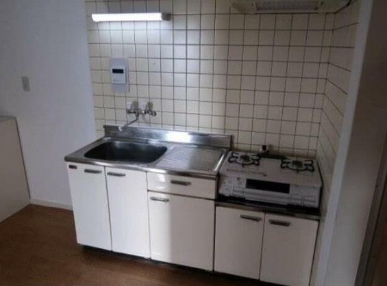 鎌ケ谷市鎌ケ谷３丁目のアパートのキッチン