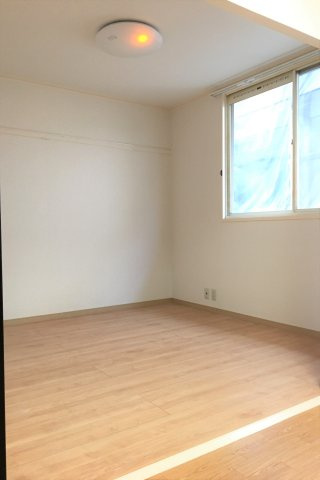 扇フラワーハイツの居間・リビング|LDK・１０帖　※掲載写真は現況と異なる場合がございます。あらかじめご了承ください。