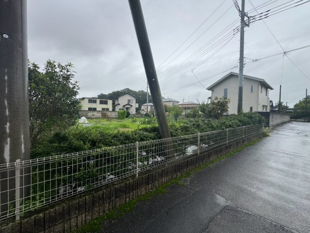 -三丁目不動産-　羽生市藤井下組　南西角地の前面道路含む現地写真