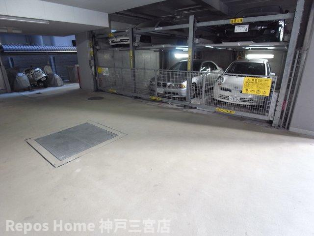 アーバネックス元町通の駐車場