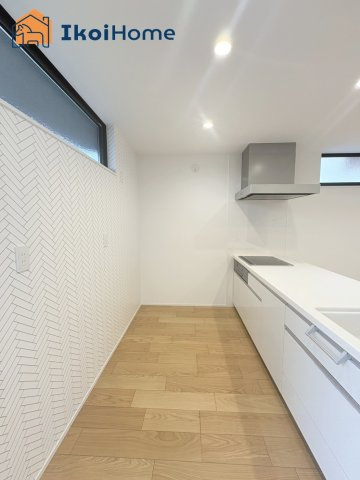 明石市大久保町高丘2丁目　新築戸建のその他|【ホームページに現地動画掲載中】●年中無休：当日予約可●お子様と並んで料理をしてもゆとりのキッチン