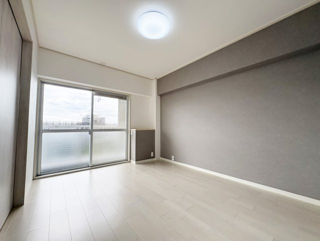 第一茨木ビューハイツ3号棟の洋室|南側洋室（6.0帖）です。