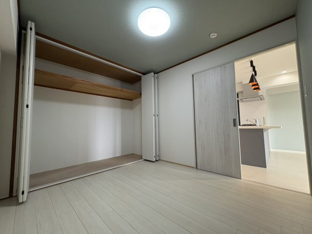 第一茨木ビューハイツ3号棟の洋室|北側洋室（6.0帖）です。