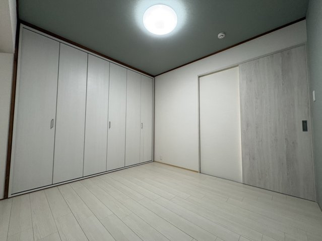 第一茨木ビューハイツ3号棟の洋室|北側洋室（6.0帖）です。