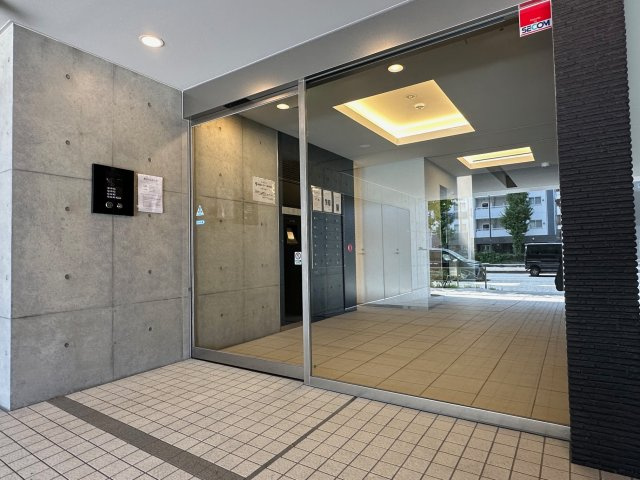 MAISON M Kのエントランス