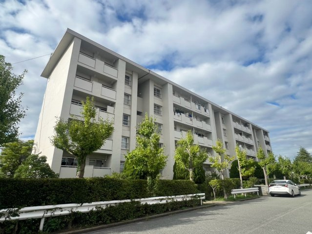 神陵台東住宅57号棟