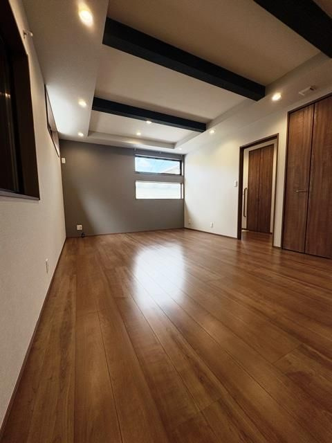 山之上西町戸建の居間・リビング