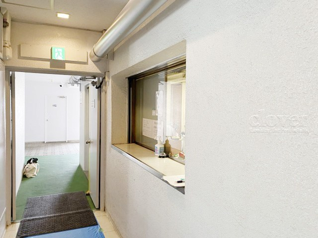 【受付】 | ドルミ代々木 | 管理人さんが勤務する管理室。このマンションがきれいに保たれているのは、もちろん管理人さんのおかげ。～即日のご見学可能～　お問合せはお気軽にどうぞ。
