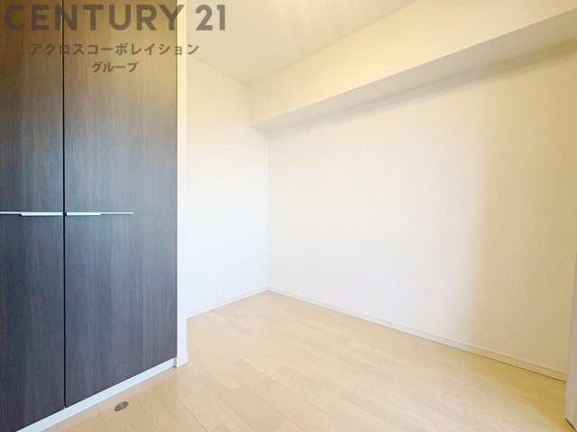 創造性や成長を促す遊びの空間を提供。学習や趣味に集中できる環境を整えます。個別のプライベートスペースは自己表現と自立心を育み、心地よい睡眠環境を整えリラックスできる場所を提供。
