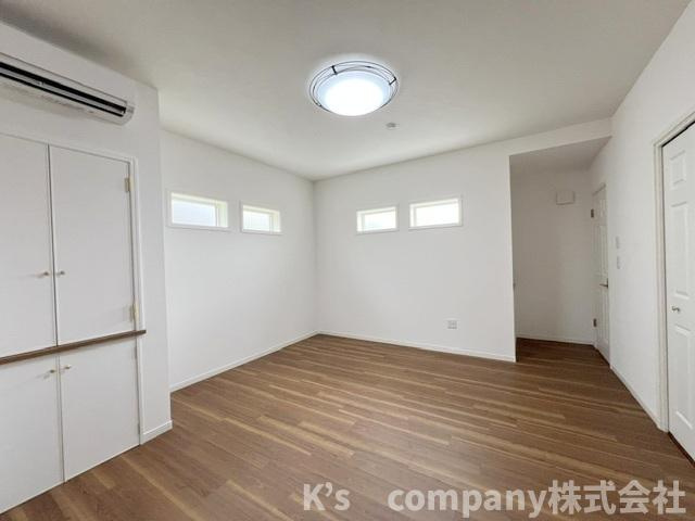 ◎高座郡寒川町一之宮2丁目　中古戸建の洋室|リビングとダイニングの使い分けのしやすい空間になっています◇