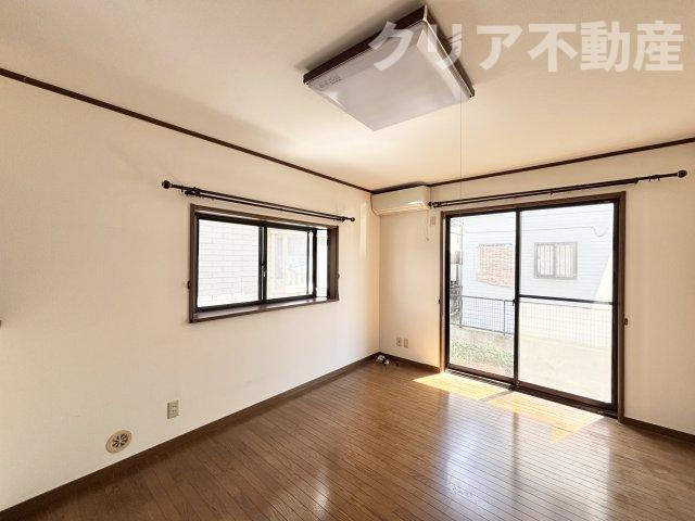 【居間・リビング】 | 高崎市八幡町中古4LDK