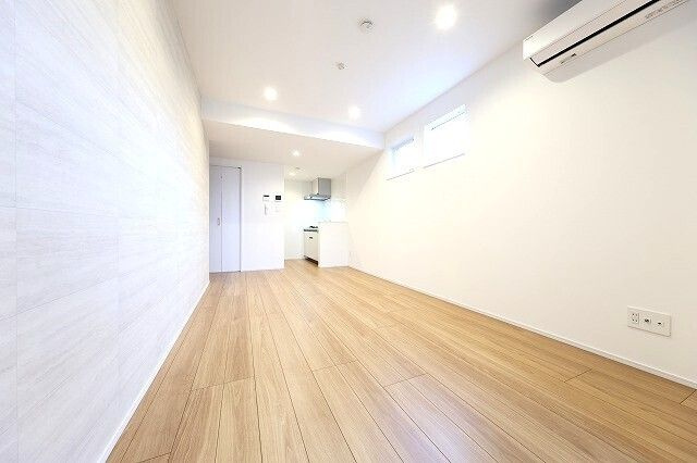 Cherim春日駅前WESTの洋室