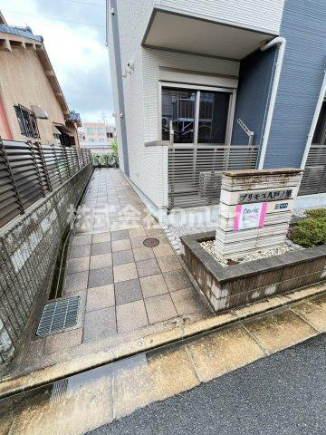 プリモス八戸ノ里のエントランス