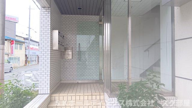 エールとよおかビルのエントランス