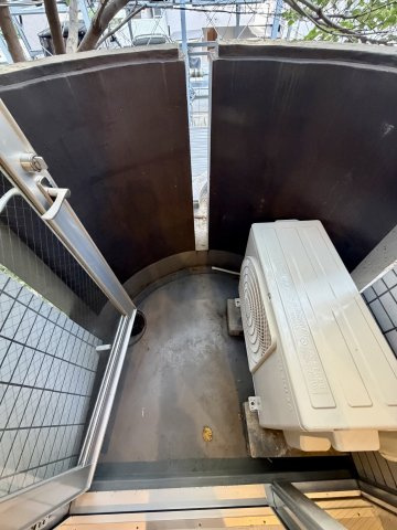 大阪市北区同心２丁目の事務所のバルコニー