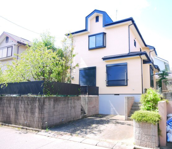 八街市泉台　中古戸建の外観|内外装リフォーム済み令和8年8月軽自動車は2台可 JR総武本線榎戸駅徒歩約12分 閑静な分譲地内