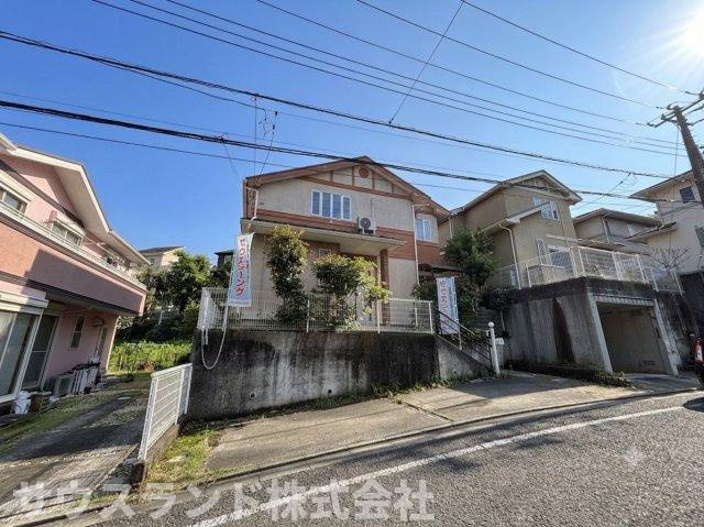 八王子市大船町の前面道路含む現地写真|近隣に公園が複数点在。保育園や幼稚園も徒歩圏内に整い、小さなお子様とも過ごしやすい住環境です。