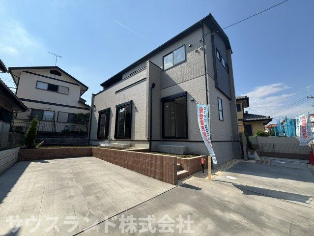 八王子市北野台2期の駐車場|2台駐車可能なスペースを確保し、通勤や送迎など車を使う機会が多いご家庭にも嬉しい仕様です。