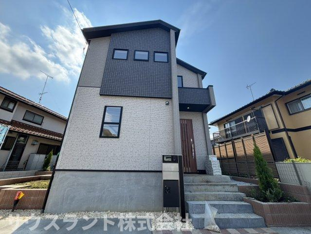 八王子市北野台2期の外観|空が広く大きく感じる安らぎ溢れる住環境です。柔らかな風と緑に包まれる暮らしはいかがでしょうか。