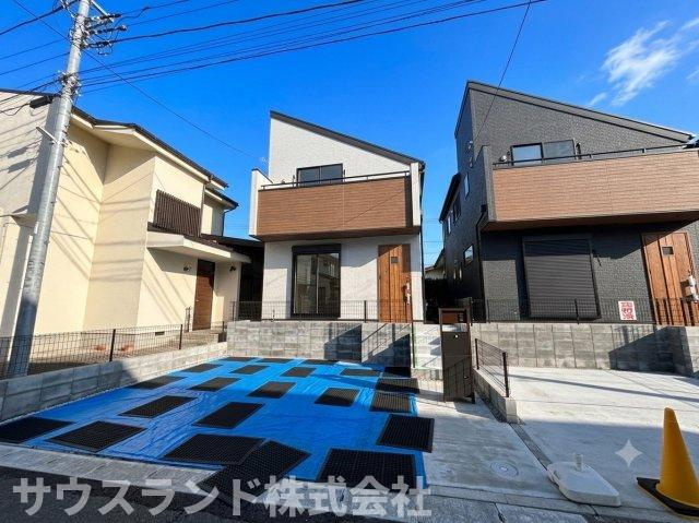 八王子市散田町第2　2号棟の前面道路含む現地写真|すべり台などのある「朝日ヶ丘中公園」まで徒歩2分。小さなお子様とも過ごしやすい住環境です。