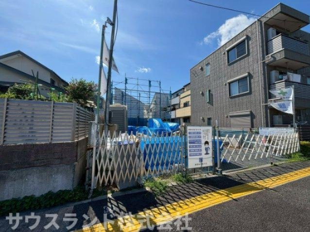 八王子市台町４丁目2号棟の外観|交通量が少なく小さなお子様がいるご家庭でも安心の落ち着いた住環境です！周辺には高い建物がないため、どのお部屋にも明るい光がしっかりと入り込み、風通しも良好な心地よい空間が広がっています♪
