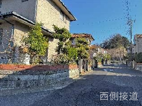 八王子市北野台の前面道路含む現地写真|どこか心が落ち着く現地。都会の派手さはありませんが、自然と共に暮らせる落ち着いた街並みが印象的です。
