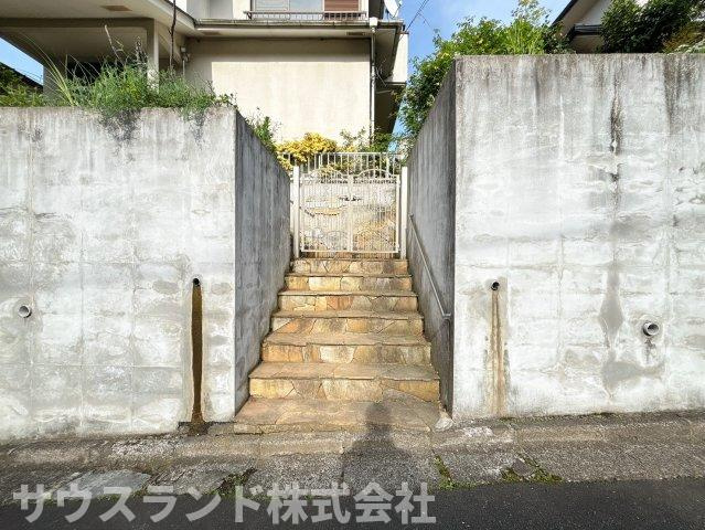 八王子市元八王子町の外観|段上のため人目が気になりません