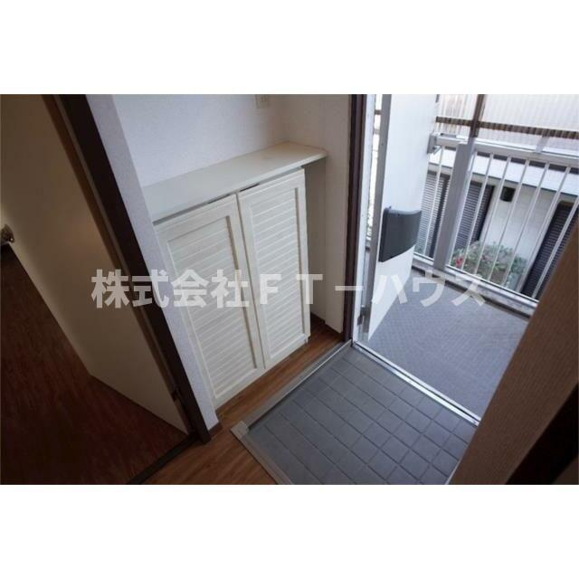 ビレッジサングランデＥ棟の玄関