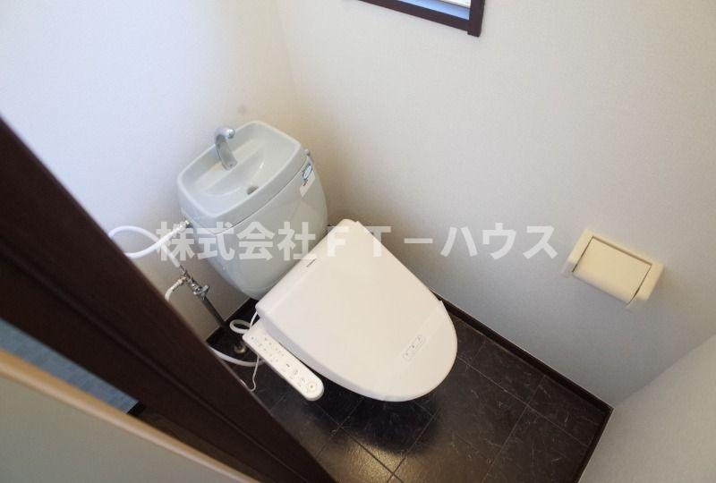 ビレッジサングランデＥ棟のトイレ