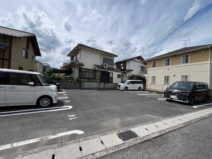マイレの駐車場|駐車場