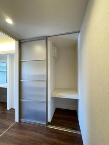 ＳＨＩＮＹＡ ＢＬＤＧ.Ⅲの収納|物入（廊下）