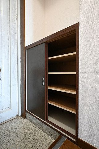 ミヤモトビルのエントランス