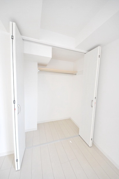 千葉市花見川区幕張本郷４丁目の賃貸マンションの収納