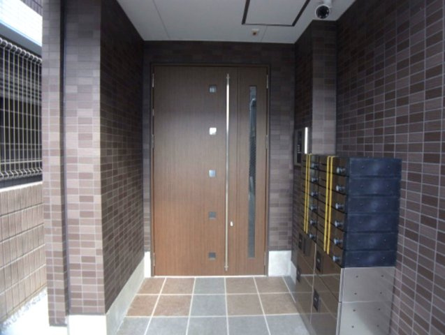千葉市花見川区幕張本郷４丁目の賃貸マンションのエントランス