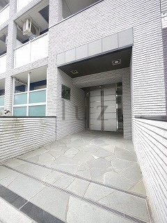 ガーラシティ川崎のエントランス