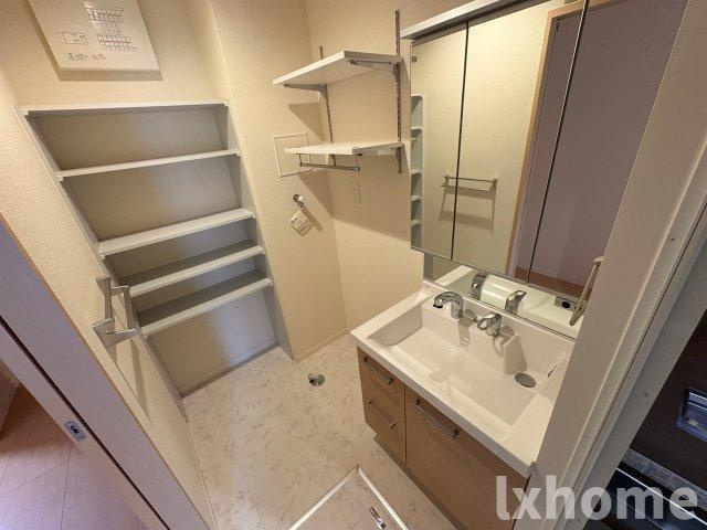 エスポワール・アイ北春日丘Ⅲの洗面所|スペースが確保できる洗面所です