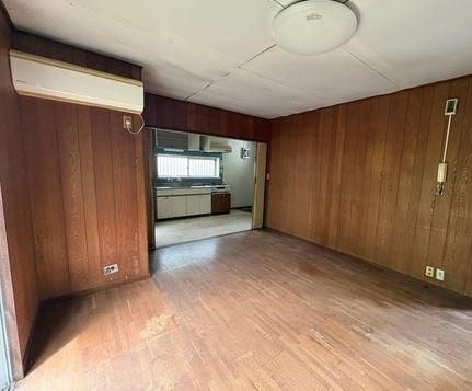 【中古】比企郡鳩山町楓ヶ丘中古住宅の居間・リビング