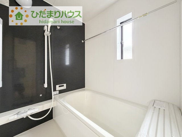 【浴室】 | 阿見町若栗第7　新築戸建　2号棟 | 大人が足を伸ばしても十分な広さ！一人でゆっくりくつろぐ時間も大切です！