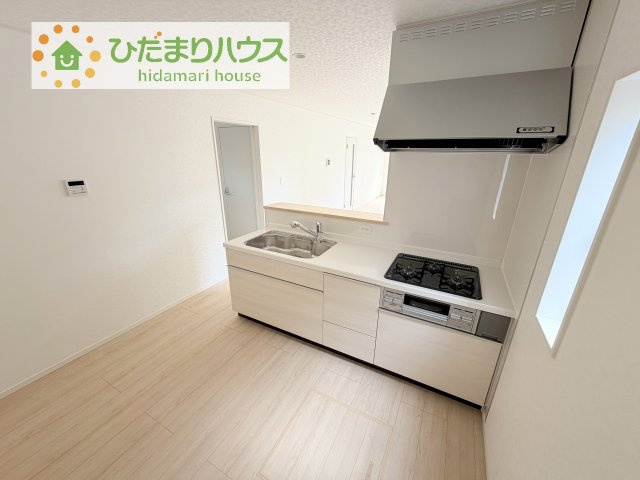 【キッチン】 | 阿見町若栗第7　新築戸建　2号棟 | 料理をしながらでも、ご家族との会話を楽しめる対面式キッチン♪