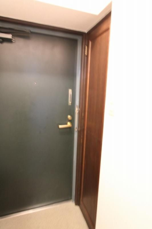 マンションキャッスルの玄関