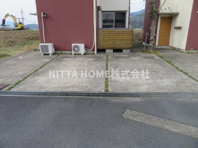 ミニキューブの駐車場|目の前に駐車場がついています◎