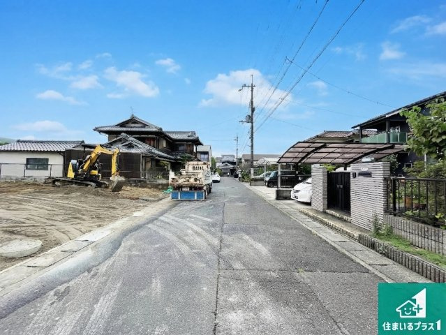湖南市中央　第1期　新築一戸建ての前面道路含む現地写真|現在建築中！落ち着いた街並みで新生活を始めることが出来そう！周辺の物件も併せてご紹介させて頂きます！