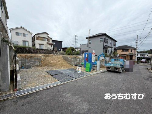春日井市高森台3期(全2棟)の前面道路含む現地写真