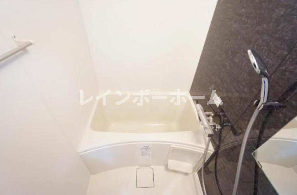 アルティザ葛西の浴室