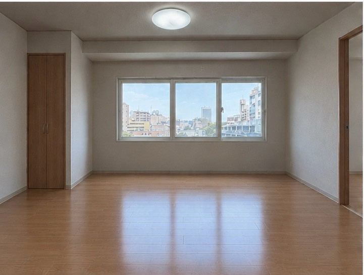 きだパレスの居間・リビング|売主様現在居住中。家具等加工で消しています。